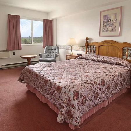 Ramada Limited Dawson Creek Hotel Quarto foto